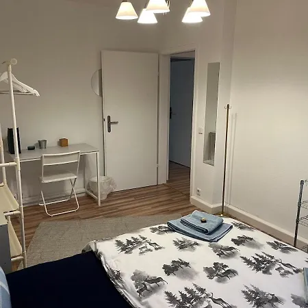 Ruhige Auf Einer Spielstraße - 5 Minuten Zur S-bahn Apartment *