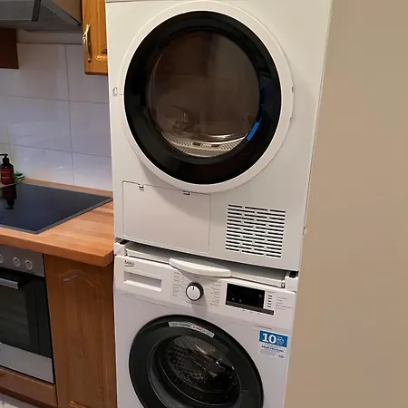 Ruhige Auf Einer Spielstrasse - 5 Minuten Zur S-bahn