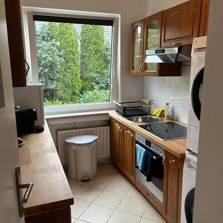 Ruhige Auf Einer Spielstrasse - 5 Minuten Zur S-bahn * 베르기슈글라트바흐